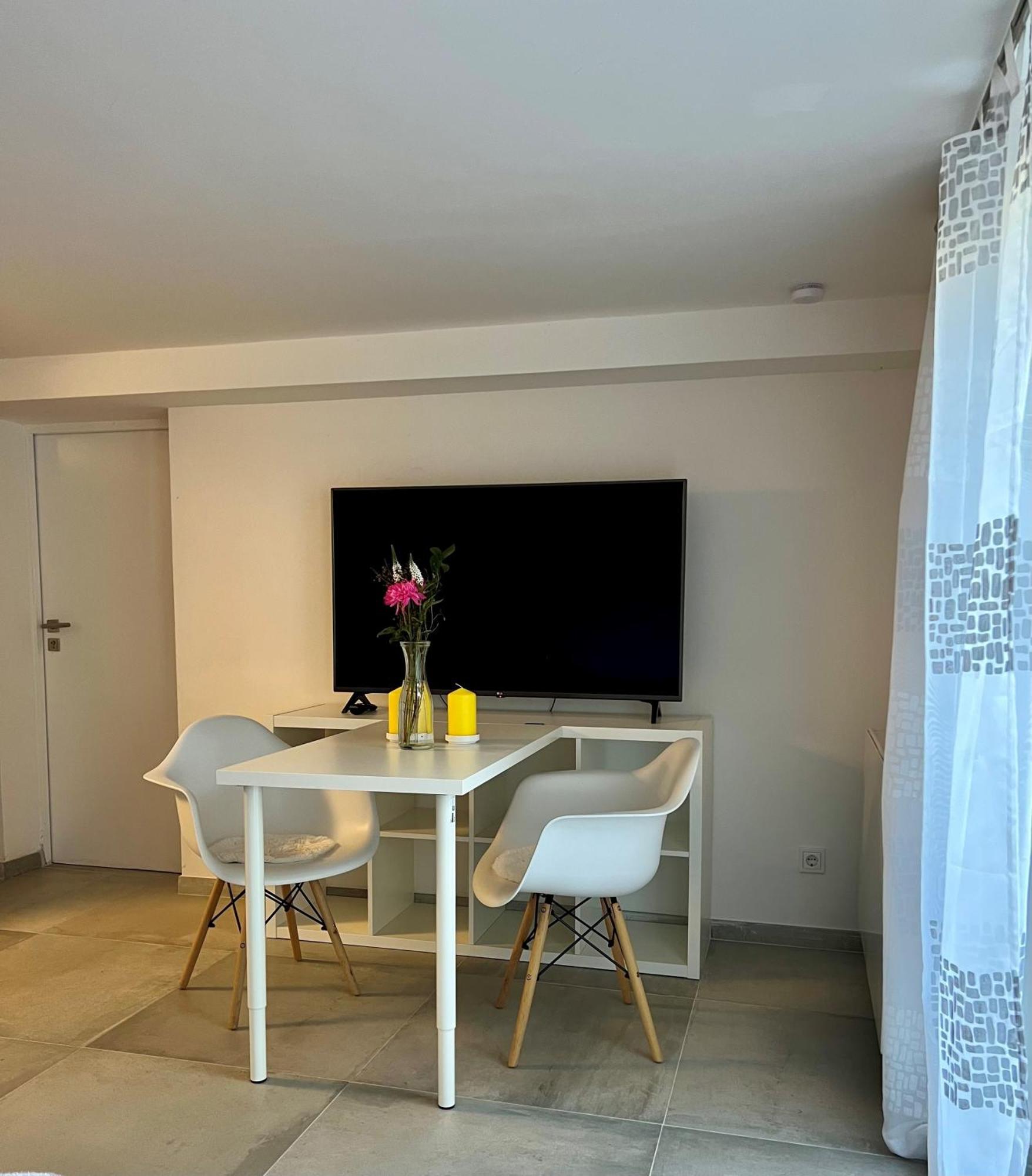 Football Apartment *